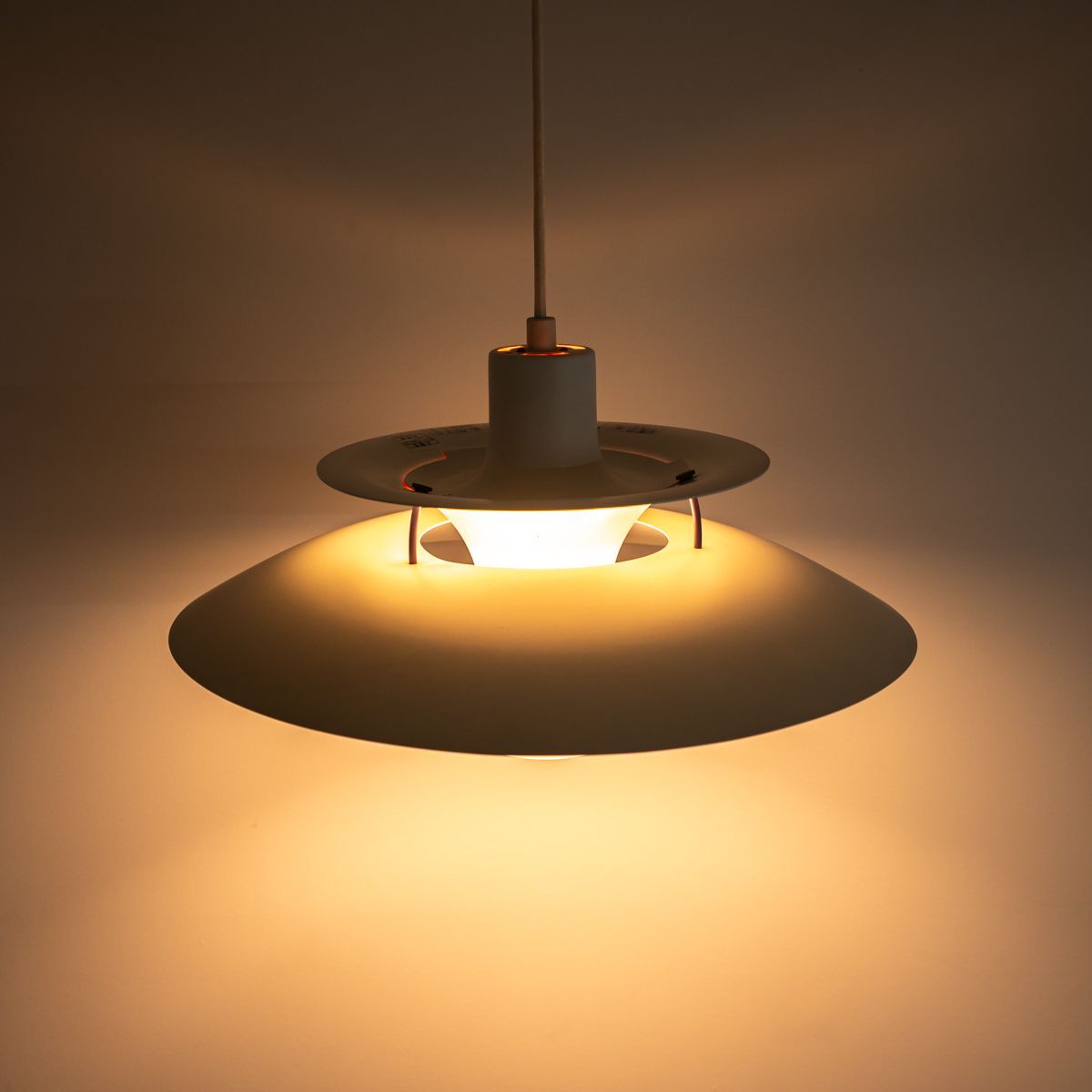 品 Louis Poulsen ルイスポールセン PH 5 ペンダント ライト 照明 ホワイト ポール ヘニングセン 定価16万 NEXPOTALLINN_EU