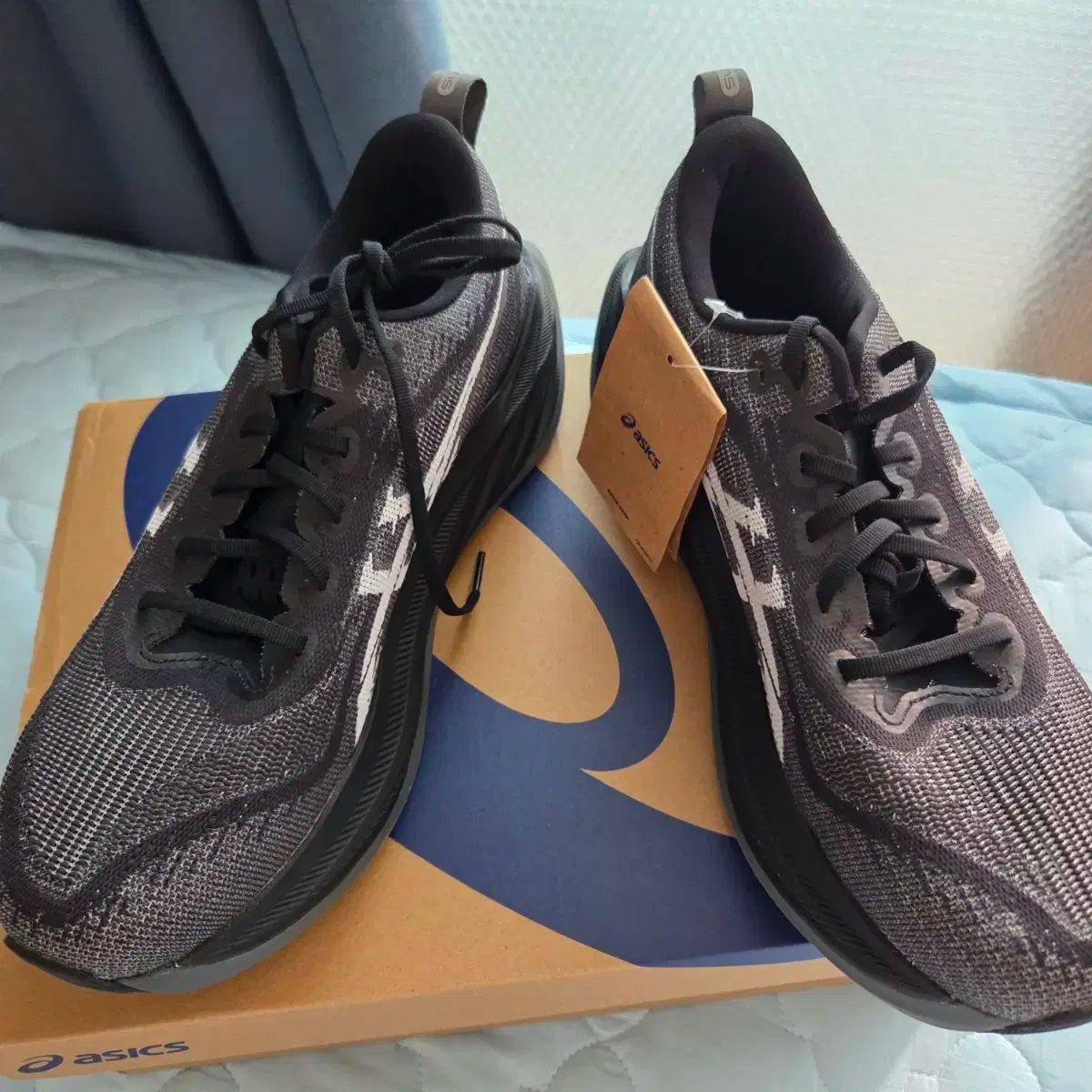 希少！未使用品 ASICS アシックス スーパーブラスト2 28.0cm