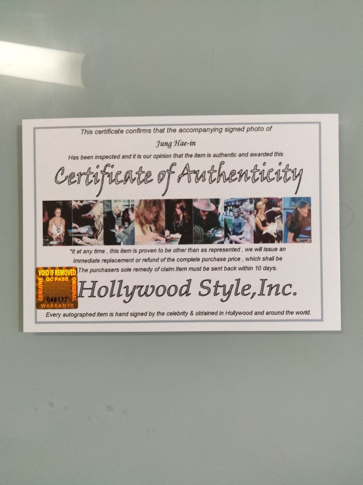 チョン・ヘイン直筆サイン入り2Lサイズ写真…Jung Hae-in… - メルカリ