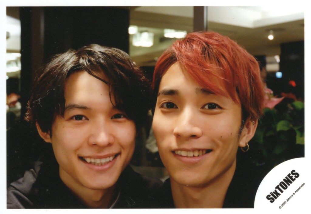 SixTONES 台湾オフショット 松村北斗/田中樹 公式写真 *1枚