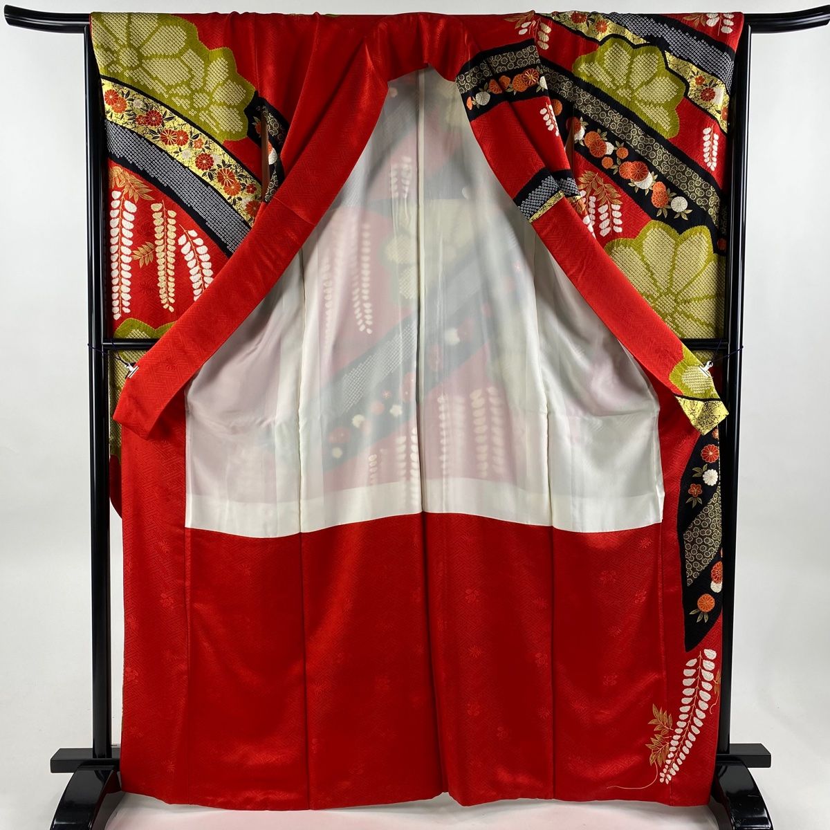 振袖 正絹 赤 幅広 115cm　大きいサイズ　成人式 裄72㎝ 中古Ｄ-65 振袖 身丈167.5cm 裄丈65cm M 袷 花車 桜 金彩 箔 赤 正絹 秀