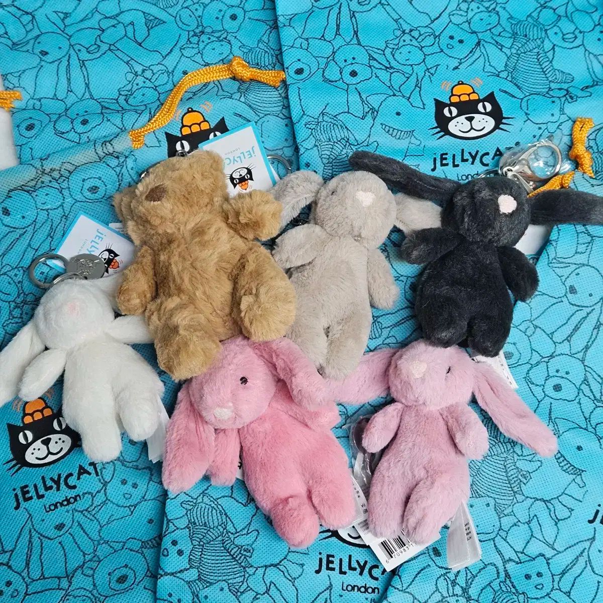 JELLYCAT(ジェリーキャット) キーリング (ホワイト) 真っ黒 バーソロミュー ベア ピンク チューリップ ベージュ)