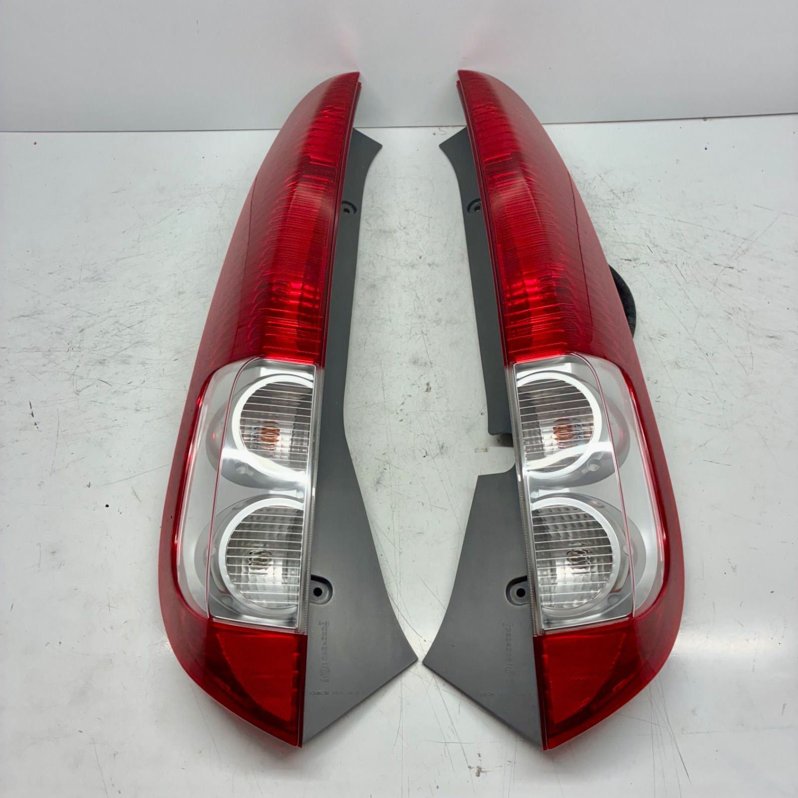 Y 美品【コーティング済】ホンダ JB5 JB6 JB7 JB8 ライフ テールライト 