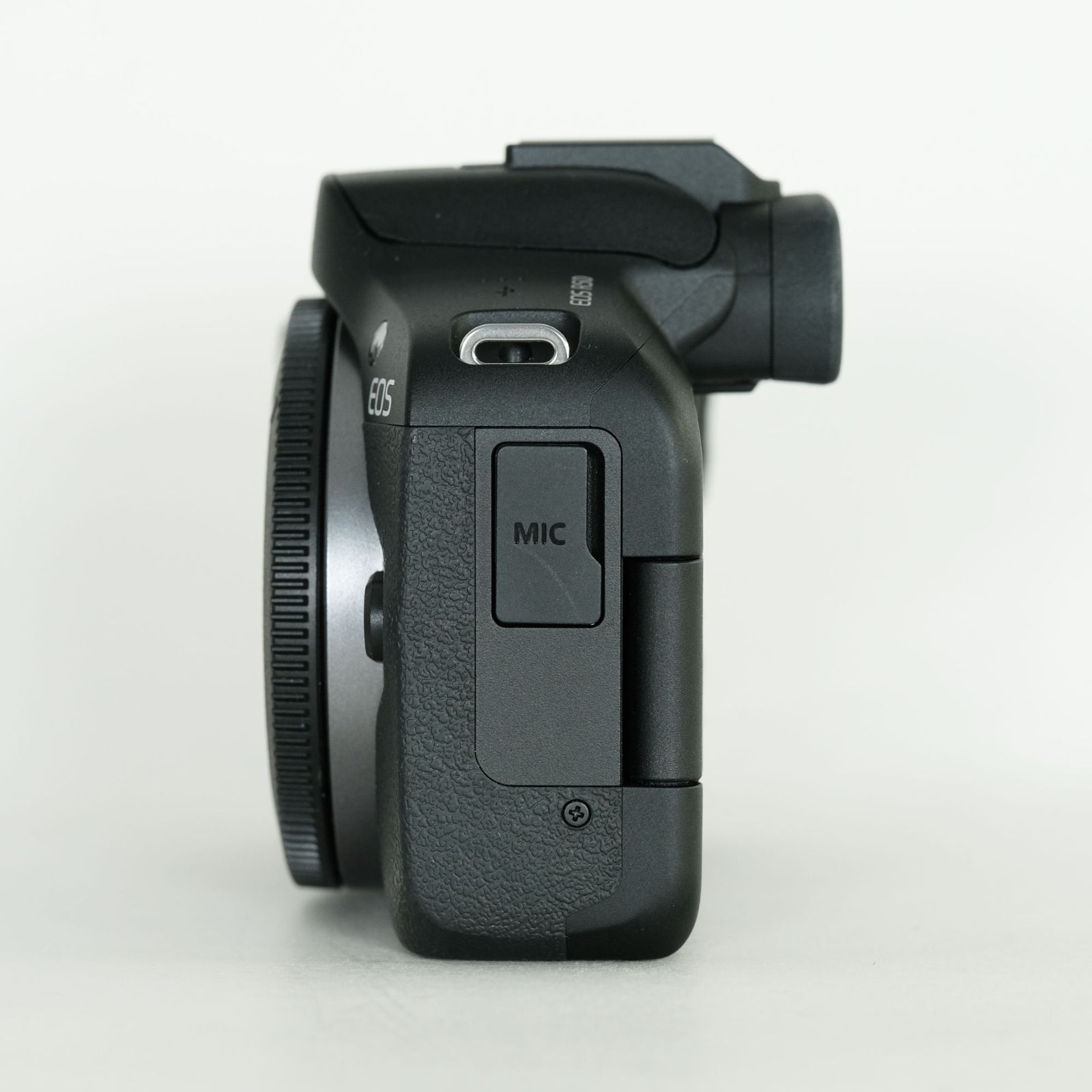 美品｜シャッター数2.3万回以下］ Canon EOS R50 ［ブラック］ 美品｜シャッター数2.3万回以下］ Canon EOS R50 ［ブラック］