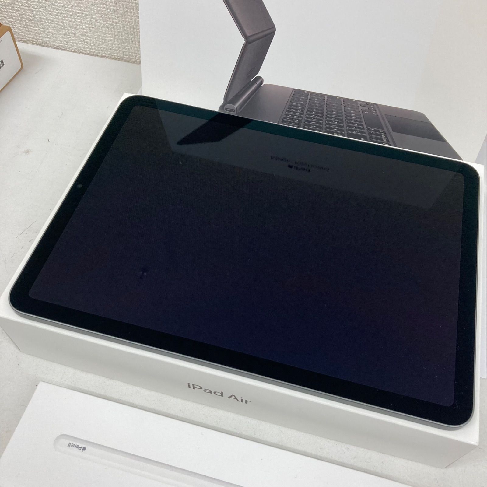 美品】 iPad Air 第5世代 MM9L3J/A wi-fiモデル 256GB magic keyboard 