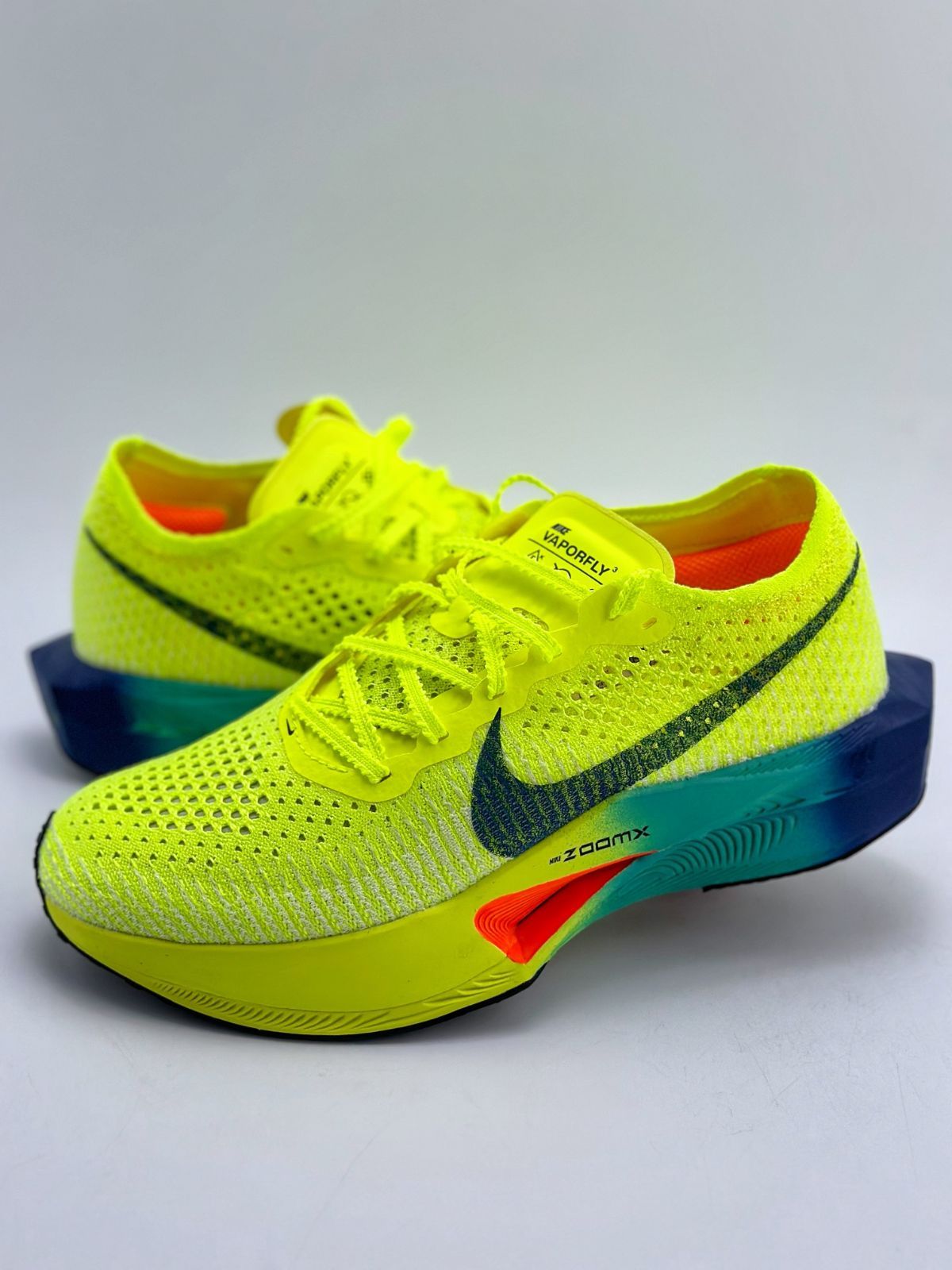 ナイキ ヴェイパーフライ 3 NIKE VaporFly 3 ボルト/スクリームグリーン/ベアリーボルト/ブラック DV4129-700