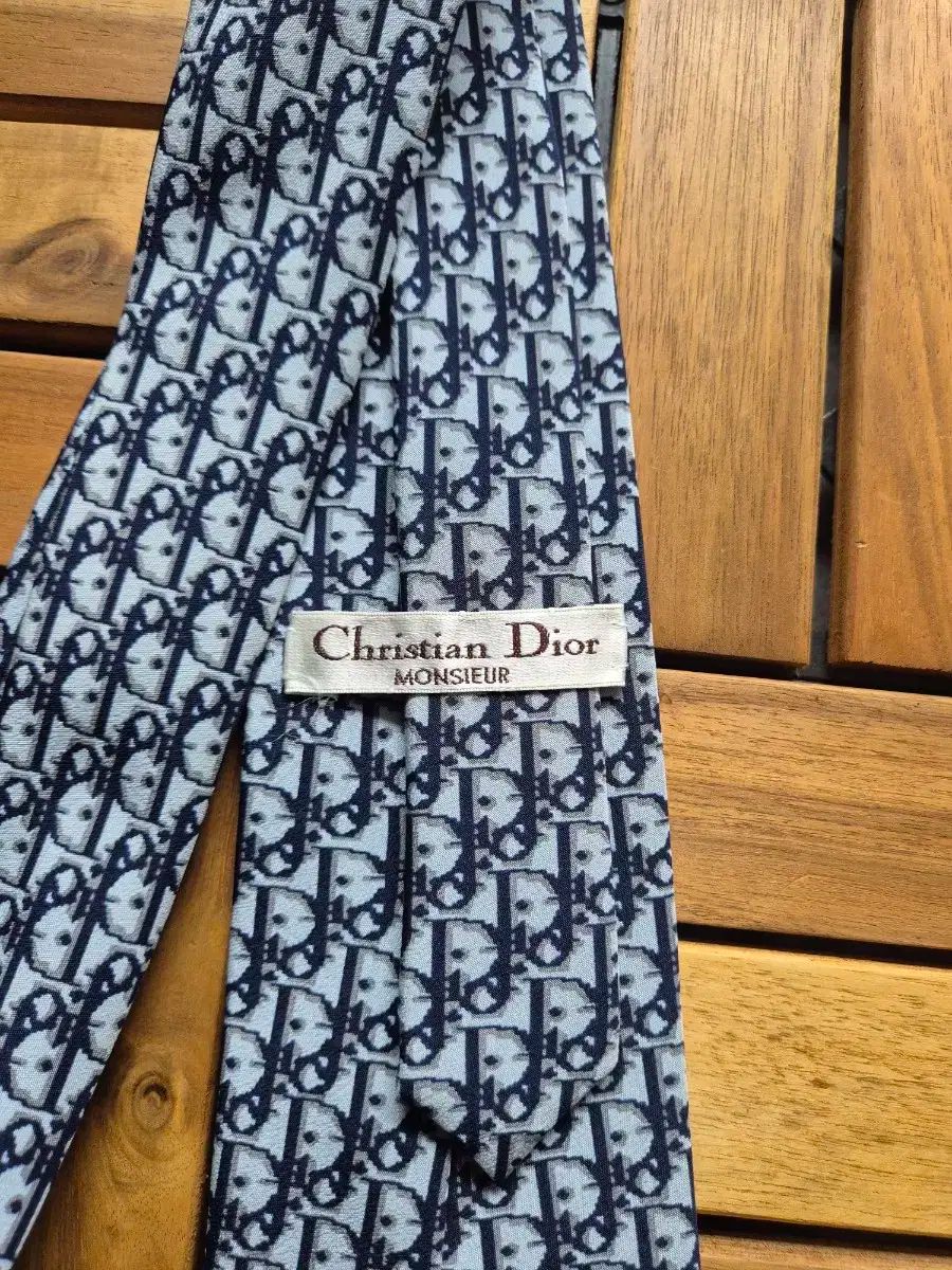 【クリスチャンディオール】ネクタイ　トロッター　オブリーク 紺色　シルク　光沢 Christian Dior - 美品✨ クリスチャンディオール ネクタイ