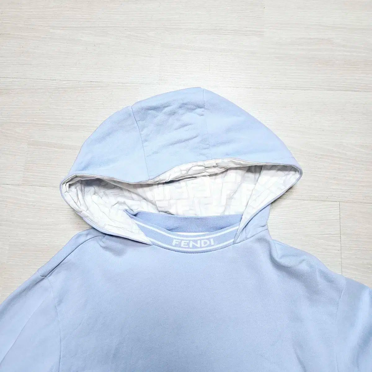 フード付きTシャツ 8A