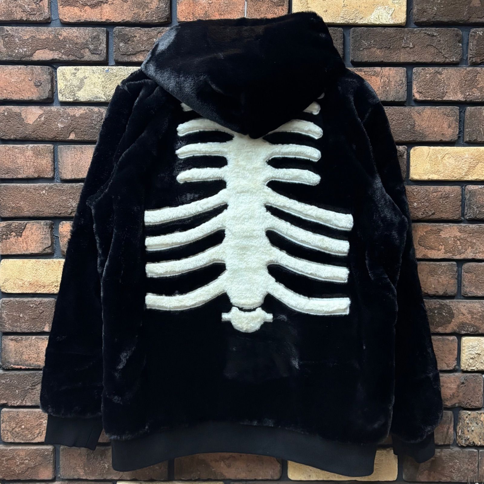 VANSON/バンソン】ファーZIPジャケット ワッペン フェイクファー