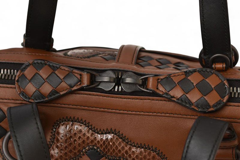 【美品】ボッテガヴェネタ 2way ショルダーバッグ イントレチャート ブラウン Bottega Veneta ボッテガ・ヴェネタ イントレチャート