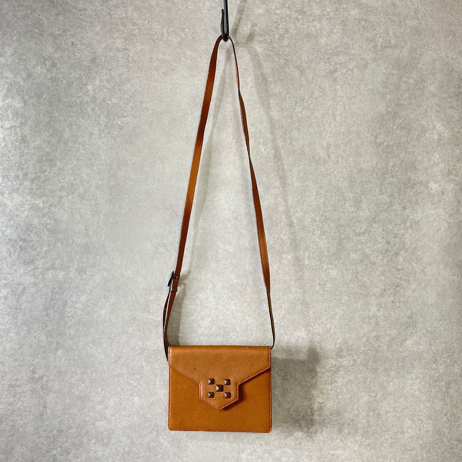 Yves Saint Laurent スタッズ付きショルダーバッグ YSL Yスタッズ 