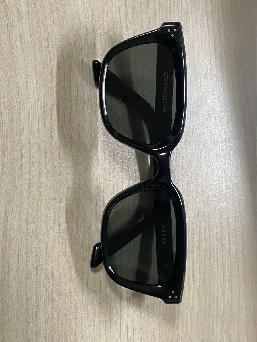 日本舞踊 舞扇 淡いクリーム地に飛び模様 淡いオレンジ 銀座寿扇製