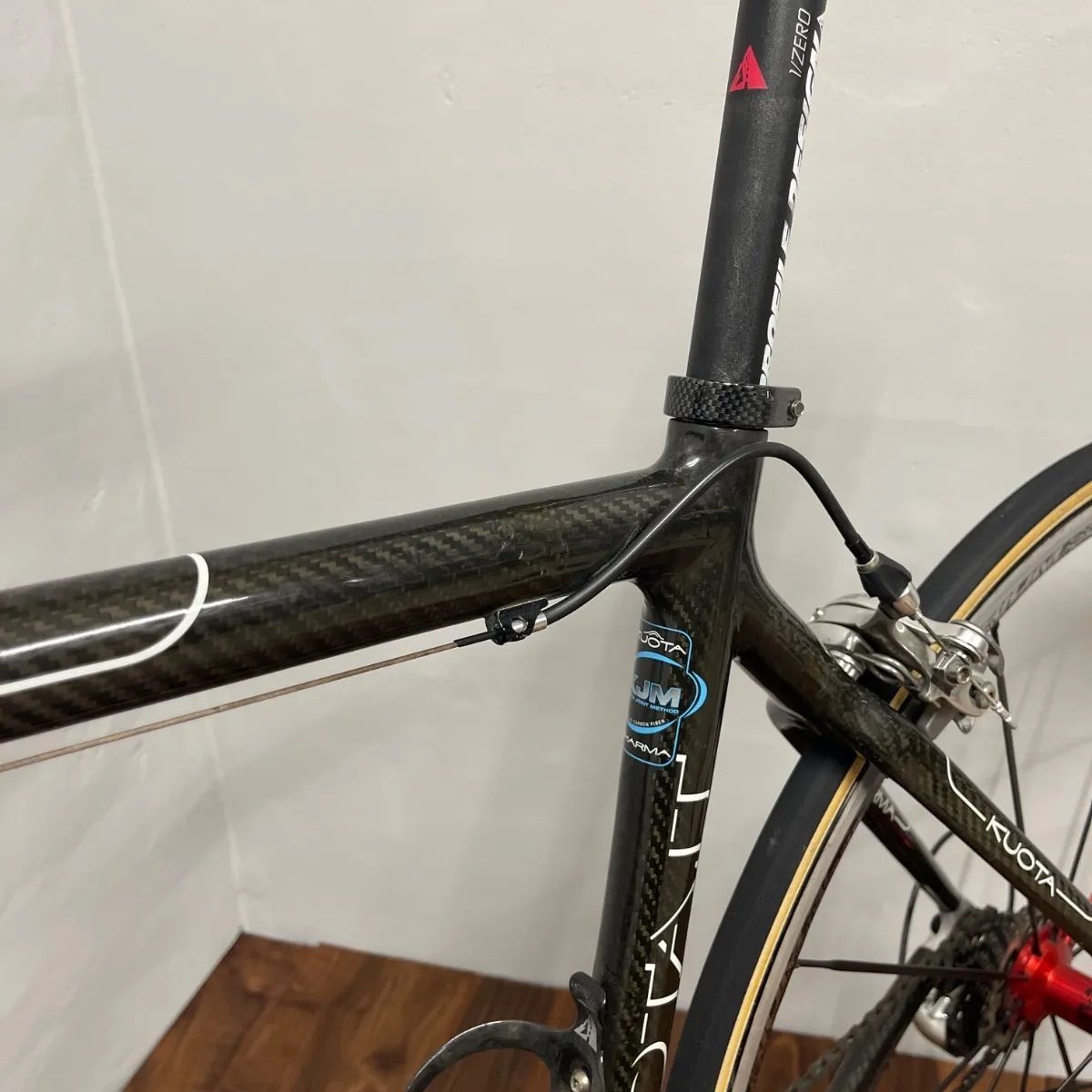 都内限定販売 KUOTA KHARMA ULTEGRA フルカーボン タイヤ前後新品交換 
