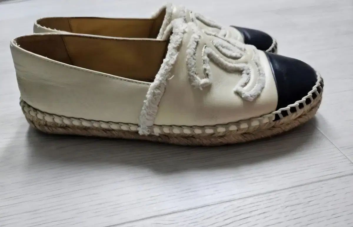 【カジュアル♡】CHANEL エスパドリーユ CHANEL(シャネル) エスパドリーユ 黒 &ホワイト - メルカリ