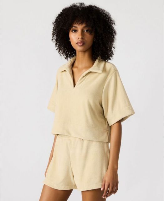 【送料無料】 スティーブ マデン レディース シャツ トップス Women's Cropped Terrycloth Polo Top Sand