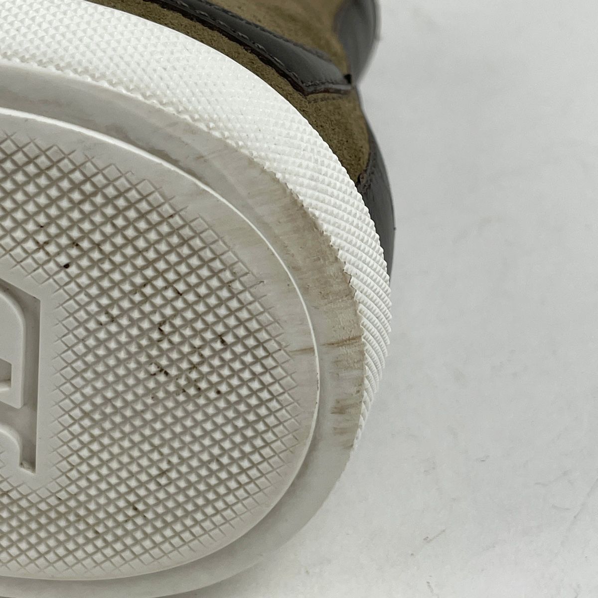 LOUIS VUITTON LVロゴ ハイカット スニーカー スエード カーキ