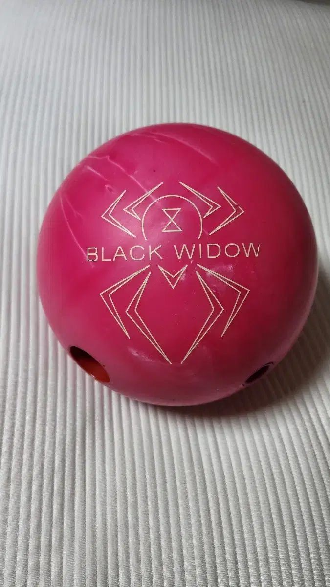 black widow（ブラックウィドウ） ピンク ウレタン ボーリング