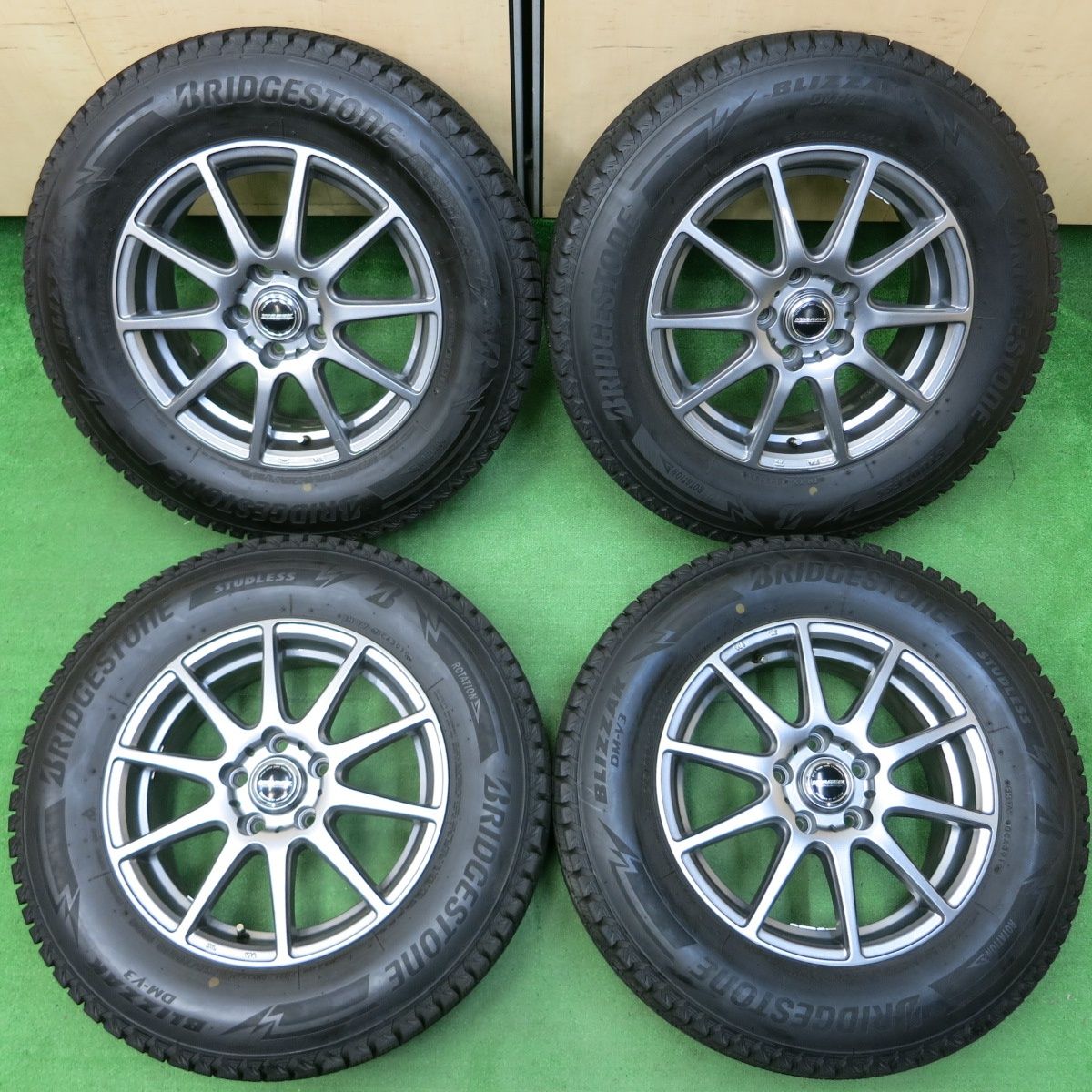 売切　BRIDGESTONE DM-V3 215/70r16 20年製造　バリ溝 売切BRIDGESTONE DM-V3 215/70r16 20年製造バリ溝