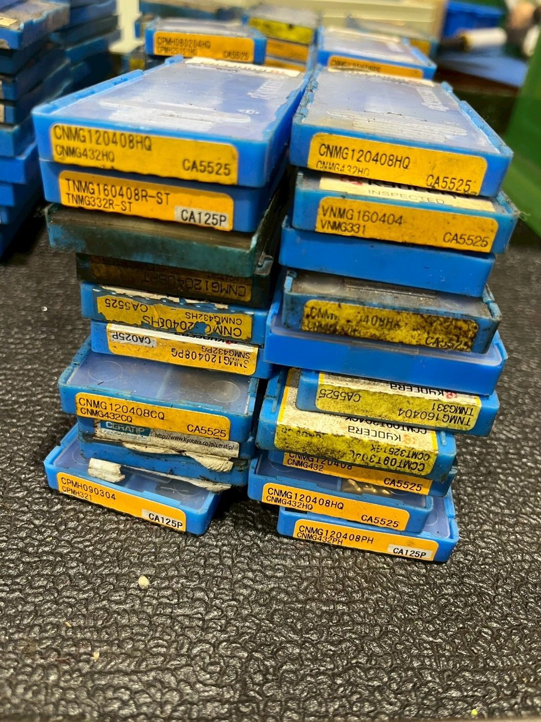 大量!! 3.7kg KYOCERA 京セラ セラチップ CVDコーティング 旋盤 Lathe レース Tip 切削 旋削 ホルダ サーメット Turning Negative Insert 旋盤 Lathe cutting tools S118