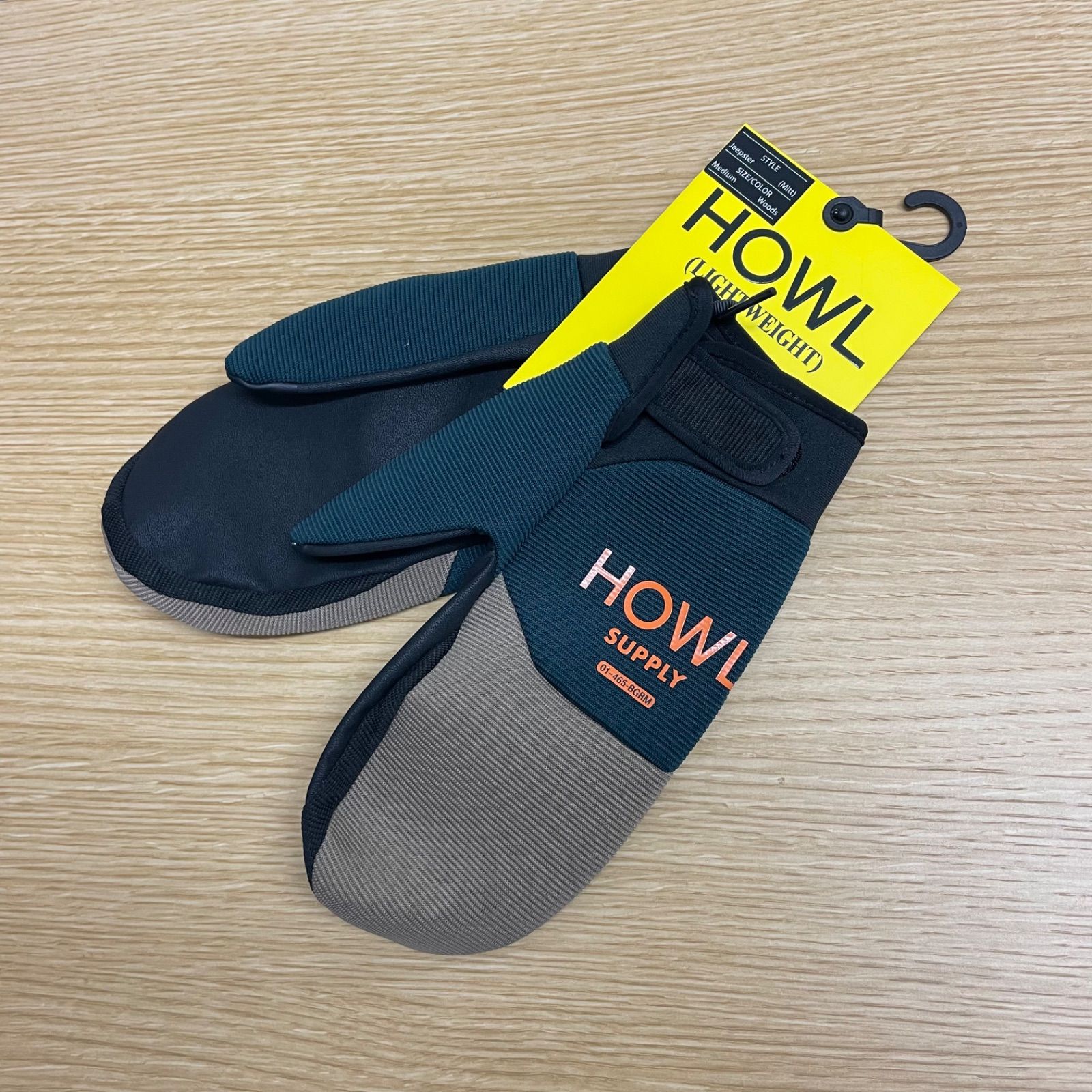 24-25 HOWL Jeepster Mitt Woods