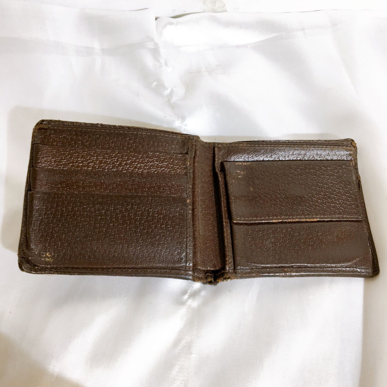 二つ折り財布最終価格【新品未使用】【COMME des GARCONS】折財布　ブラウン