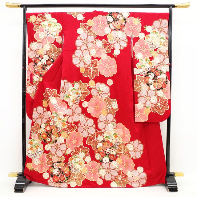 中古】 振袖 袷 着物 金駒刺繍 金彩加工 赤 桜 梅 菊 四季の花