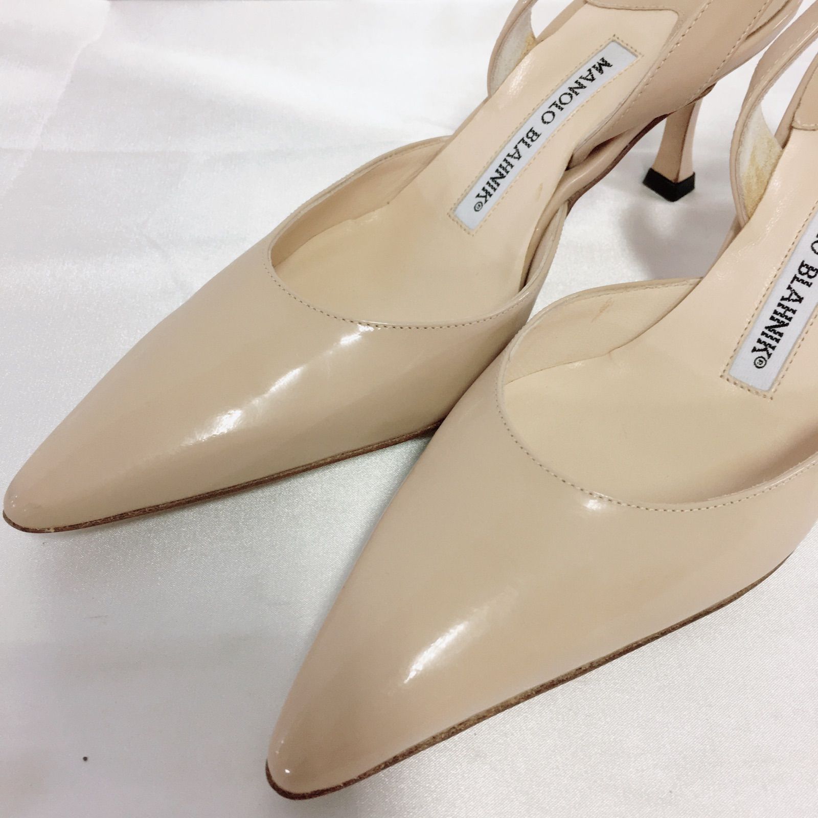 MANOLO BLAHNIK ベージュ ミュール ポインテッドトゥ