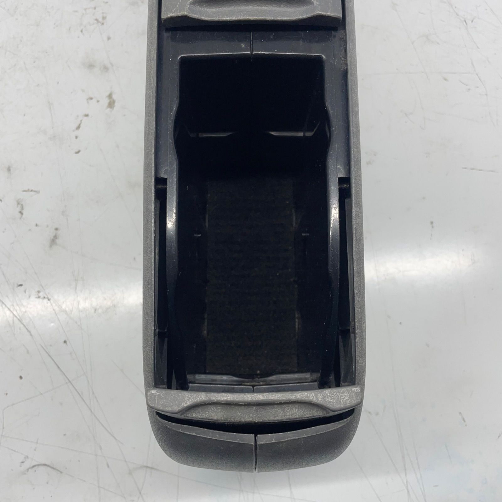 トヨタ純正 シエンタ NCP81G コンソールボックス ドリンクホルダー グレー トヨタ純正 シエンタ NCP81G コンソールボックス ドリンク