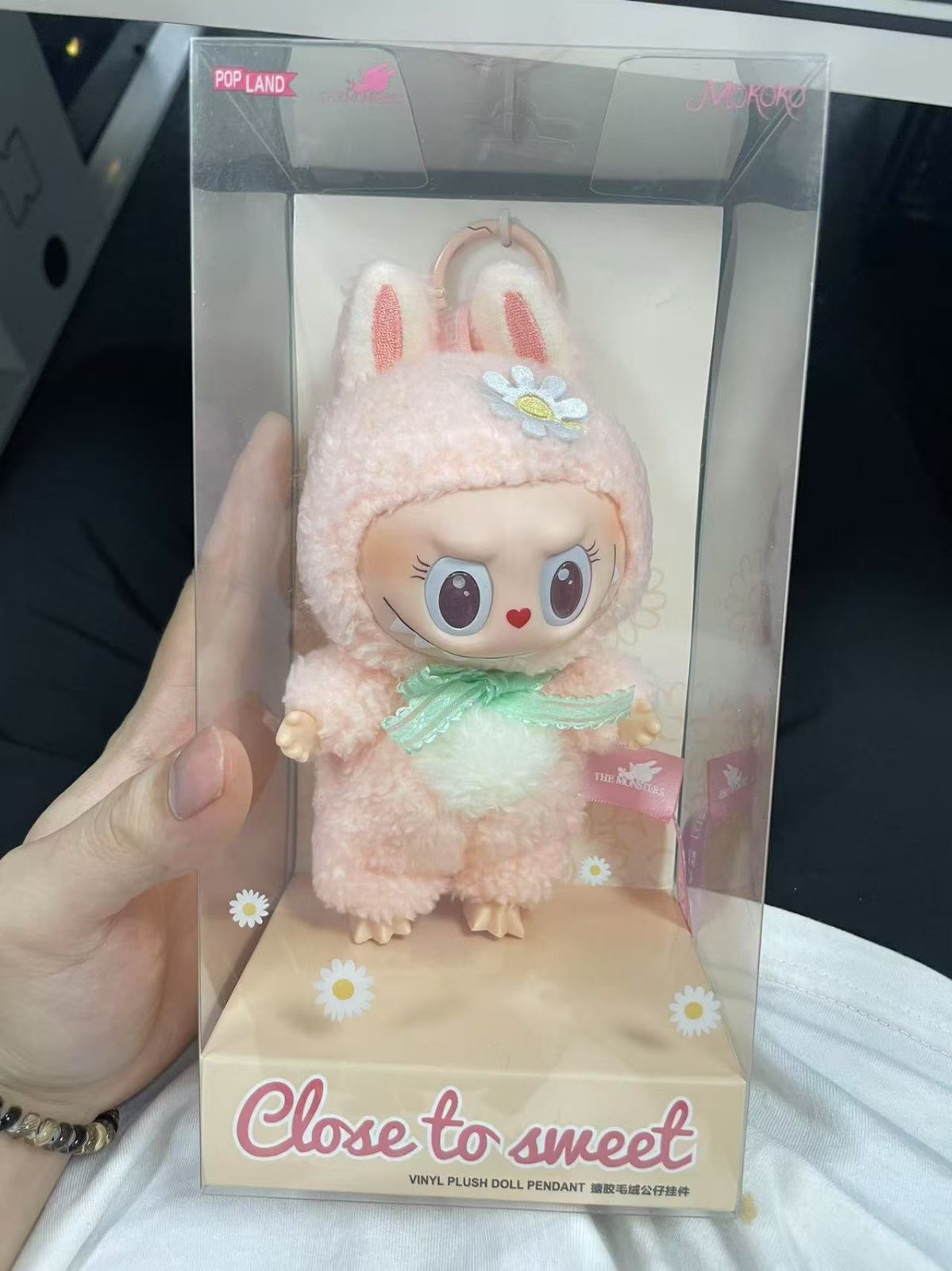 【海外限定品】Mokoko CloseToSweet LABUBU ぬいぐるみ 新品 Mokoko 1.0 Close To Sweet LABUBU ぬいぐるみ - メルカリ