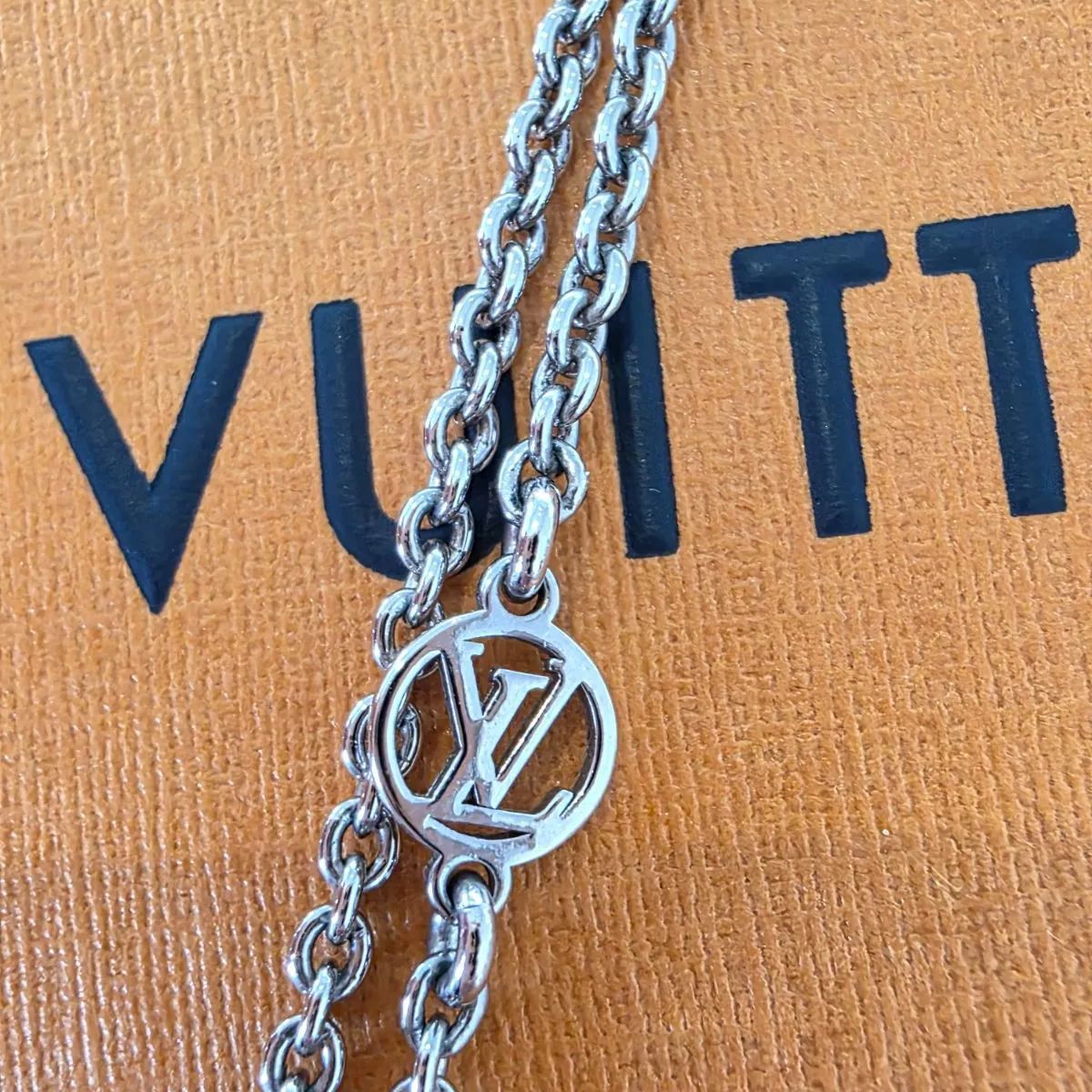 ☆【Louis Vuitton/ルイヴィトン】 ネックレス・エセンシャル V