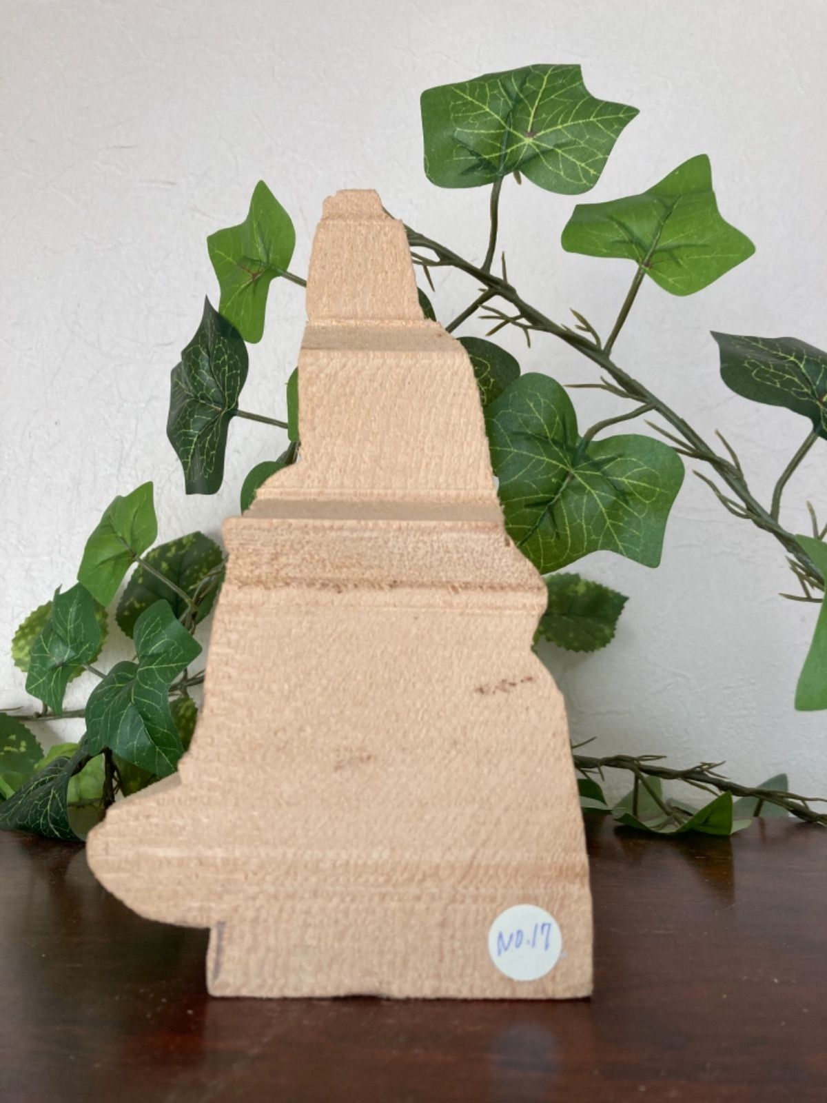 工場 仏像彫刻用木材。弥勒菩薩像木曽檜素材。NO17,美品。彫刻用教材