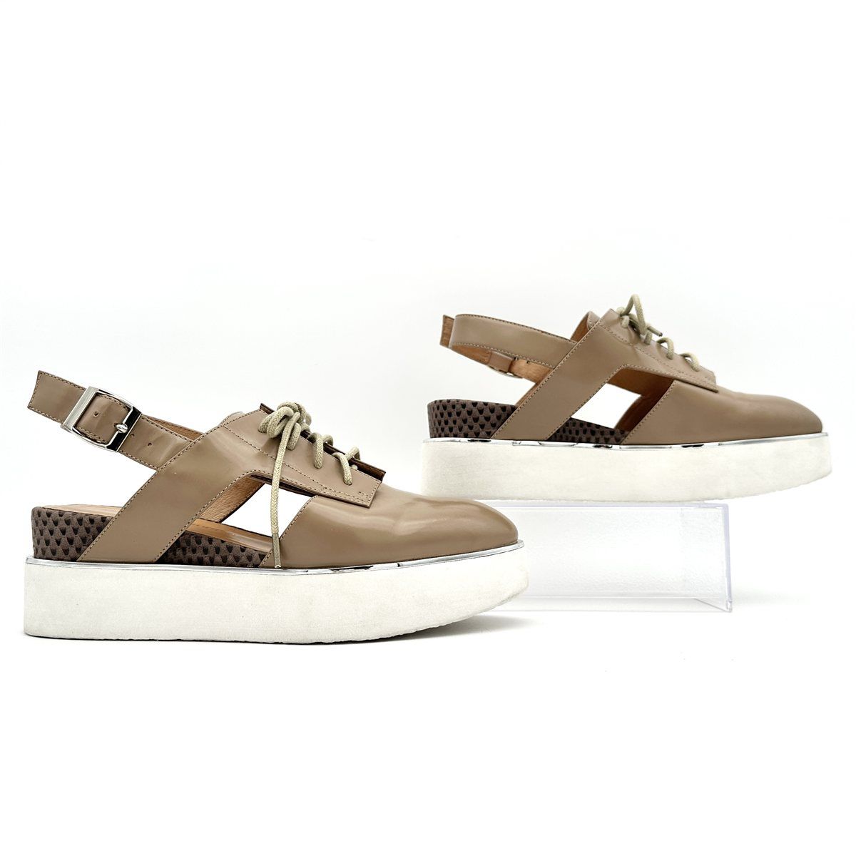 厚底スニーカー