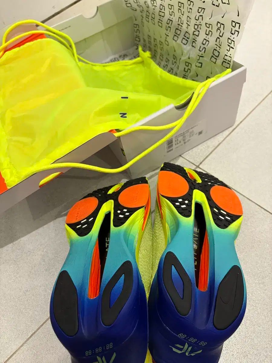 ナイキ アルファフライ3 ボルト　30cm ナイキ アルファフライ3 ボルト30cm