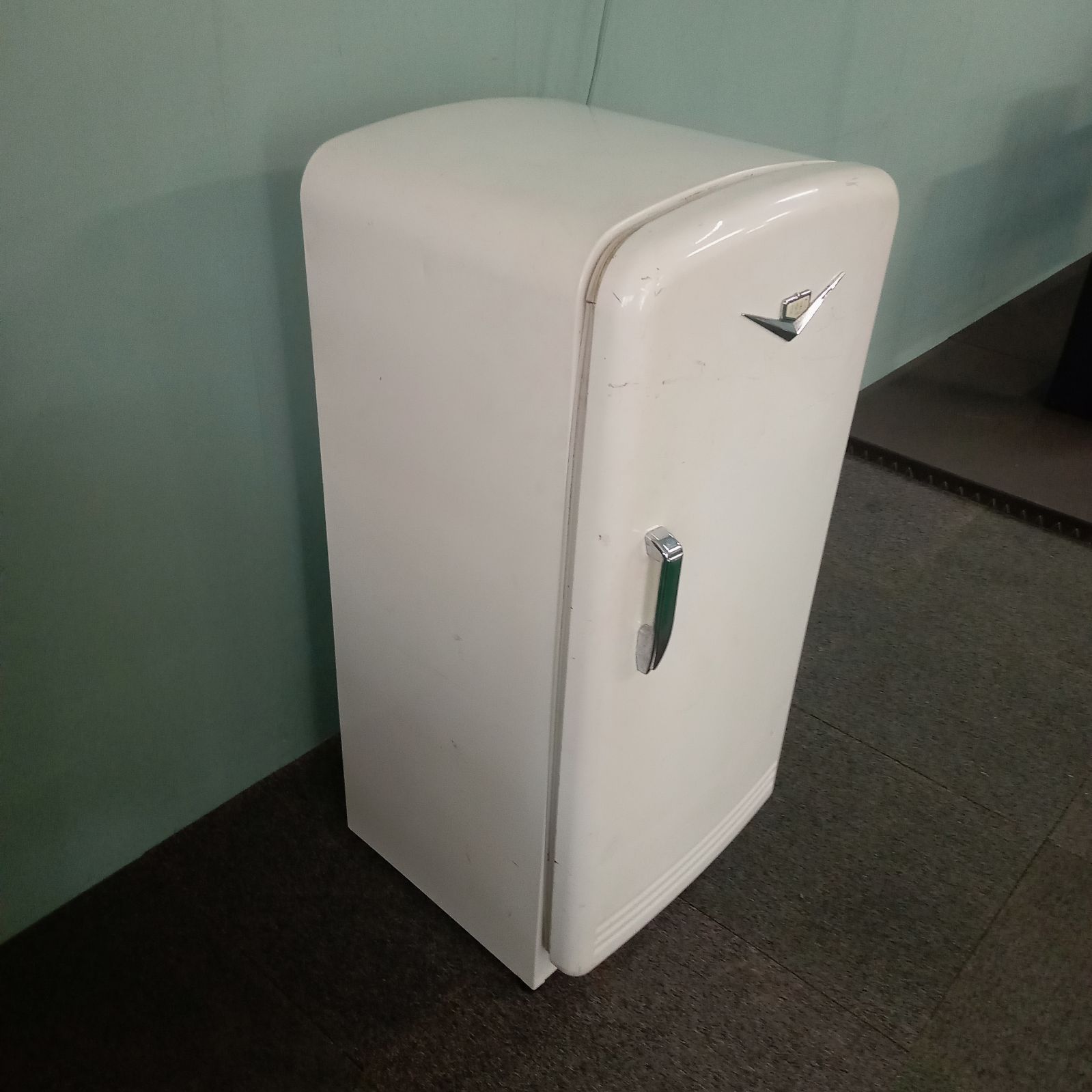 ◯ SANYO 80'S レトロ アンティーク ヴィンテージ 冷蔵庫 SR-12RA 可動