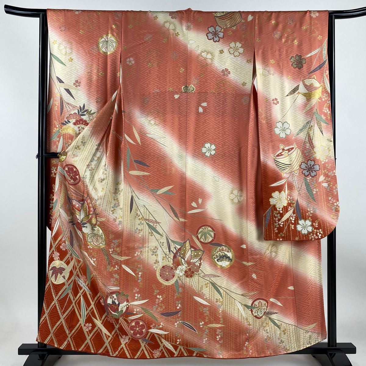 振袖 身丈158.5cm 裄丈64cm M 袷 蝶 桐 金彩 ぼかし ピンク 正絹