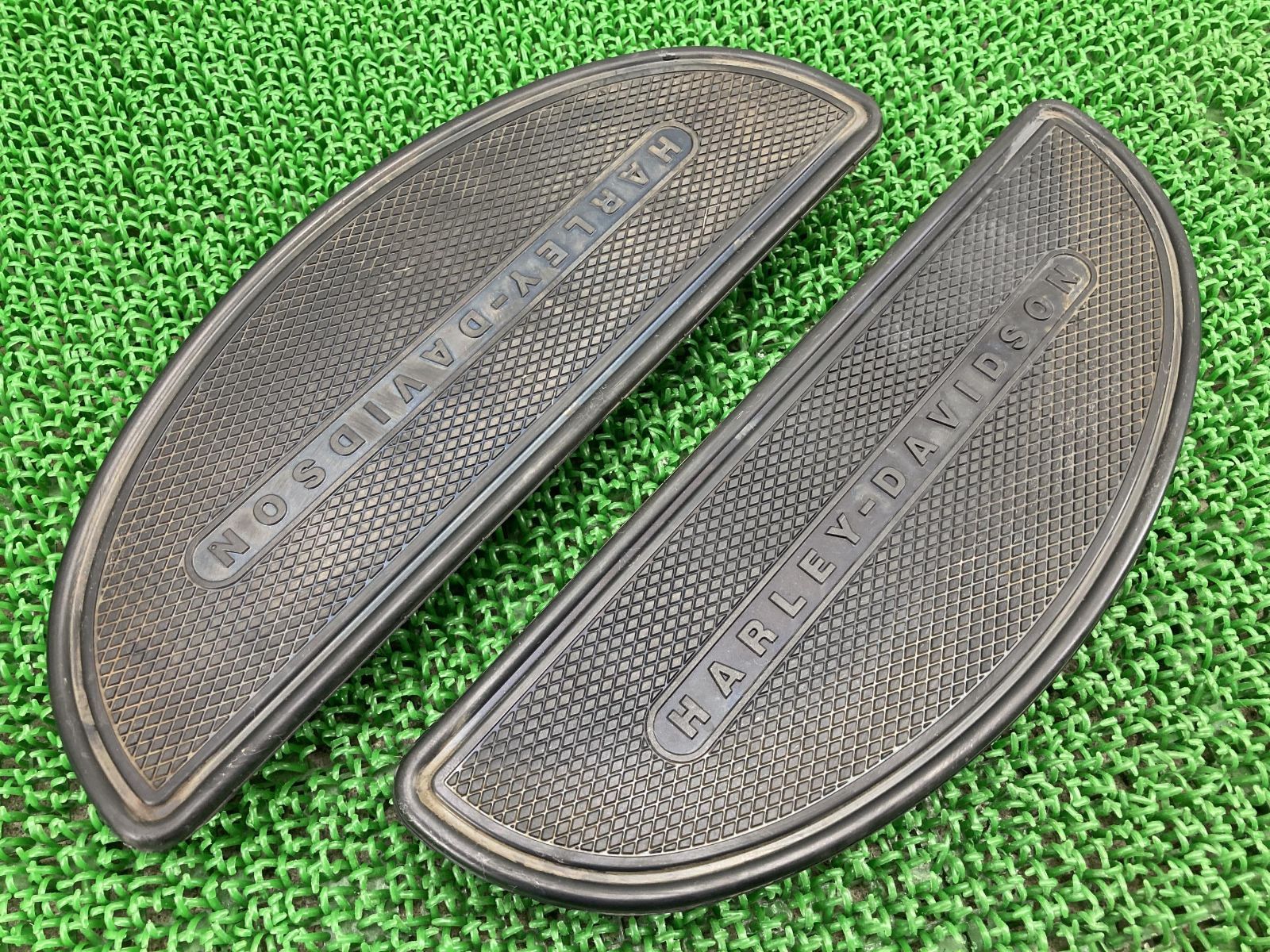 FLS FLSS ステップボードラバー 左右 51403-08 ハーレー 純正 中古 バイク 部品 ソフテイル フロアボード ラバーパッド 破れ無し 品薄