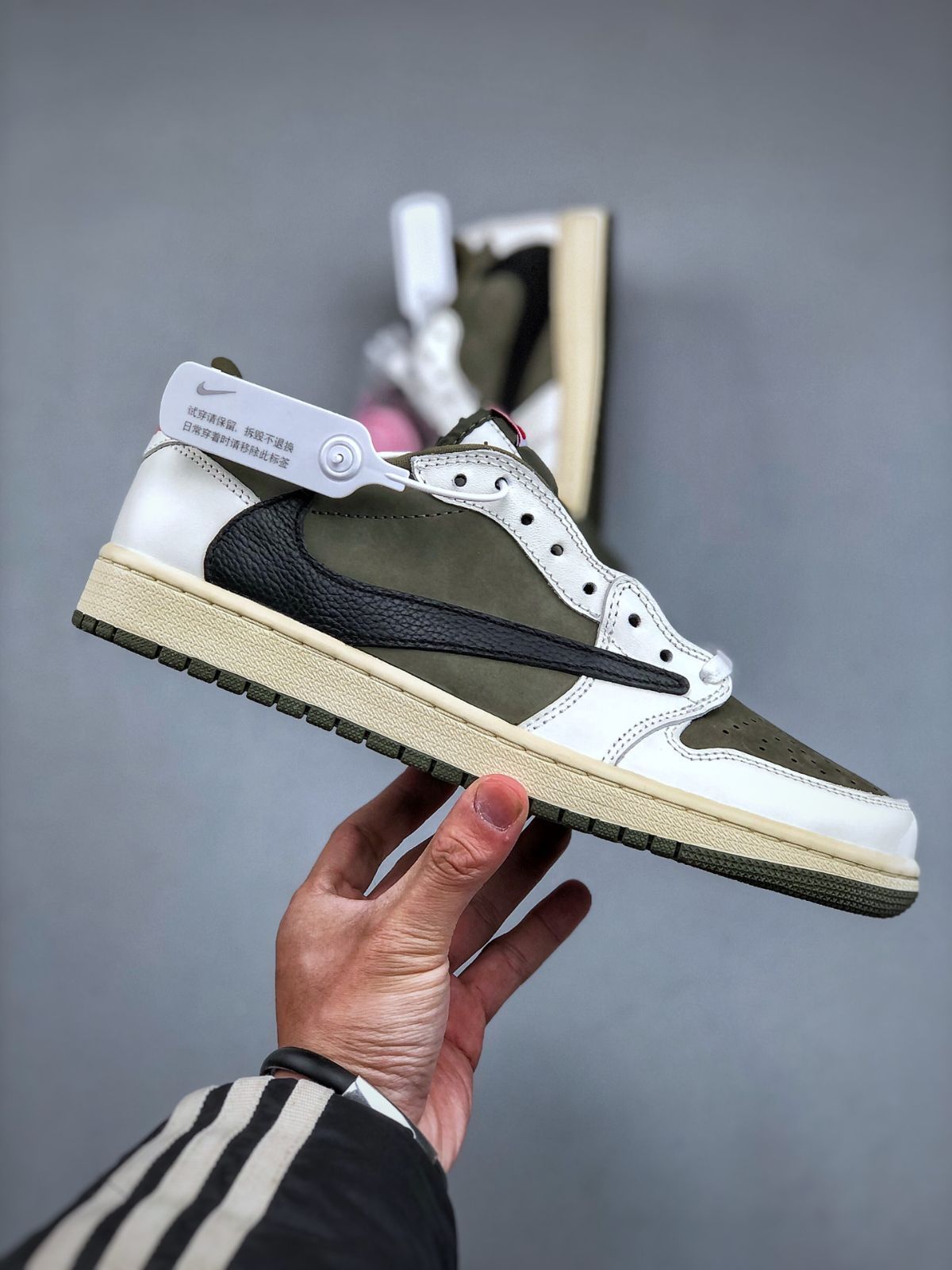 ナイキ スニーカー Travis Scott x Fragment x Air Jordan 1 Low 並行輸入品