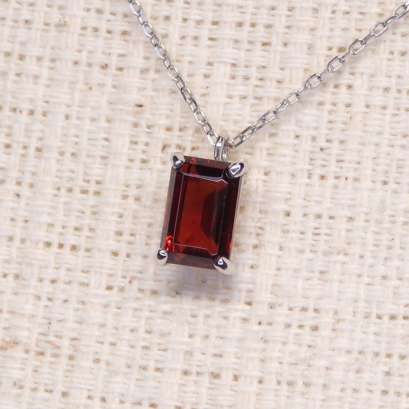 ガーネット チェーン付