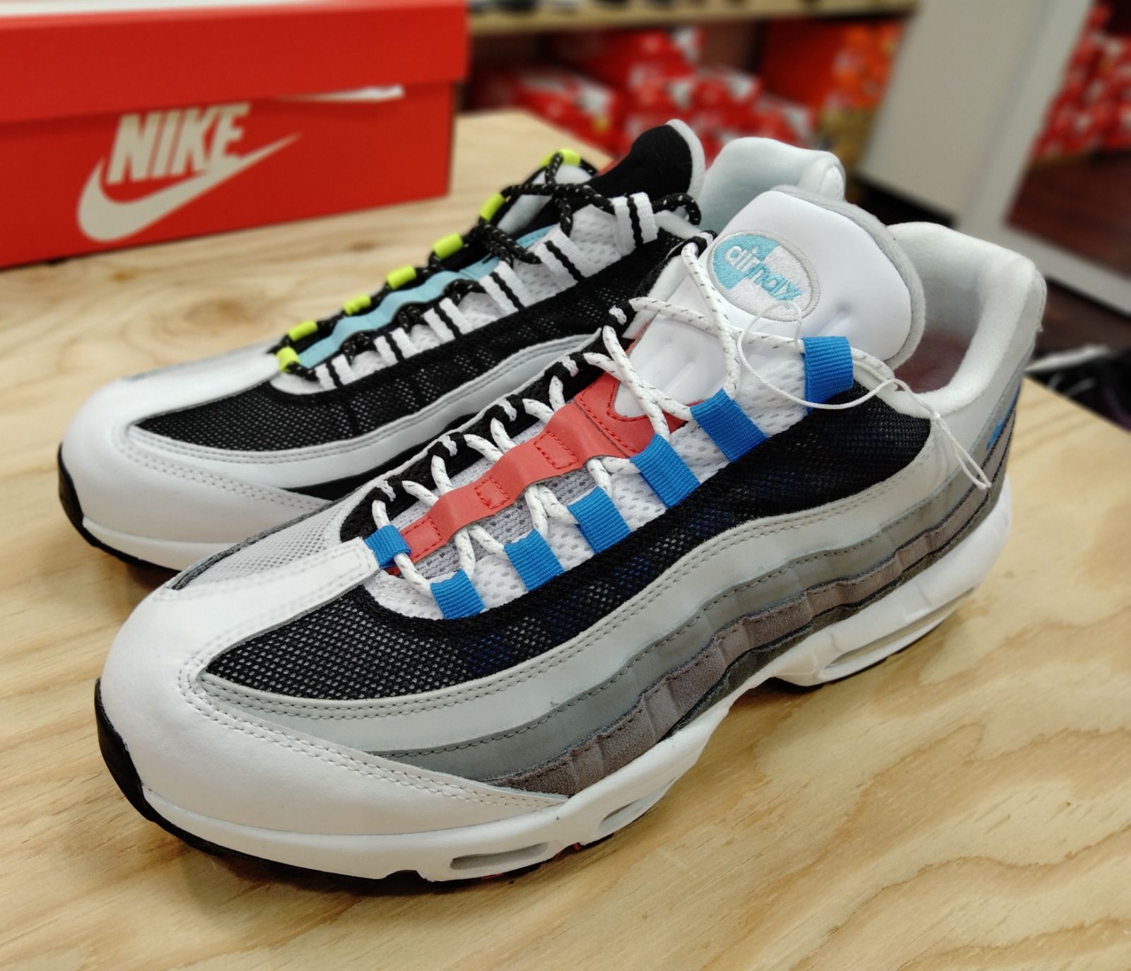 NIKE AIR MAX 95 QS - メルカリ