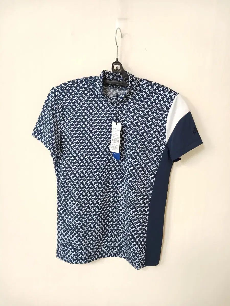 キム・ヨンジュスポーツ/ブラック ショートスリーブ Tシャツ/ 105 サイズ/スティンギングレリーフ ( H ー 6 ）