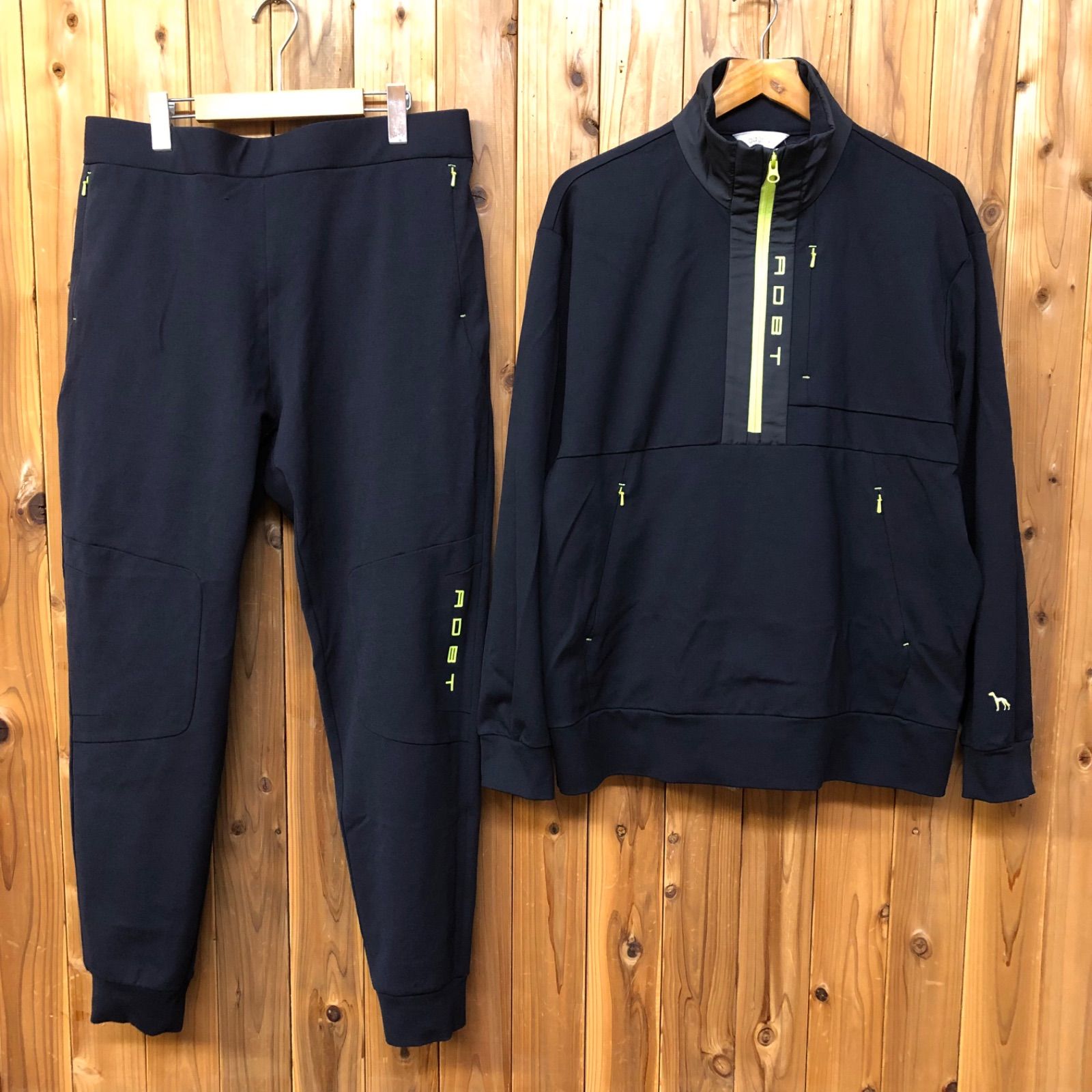 adabat アダバット サイズ50 LL 上下セット ハーフジップ トップス ロングパンツ ボトムス ジャガーパンツ 犬刺繍 ロゴプリント セットアップ ゴルフ