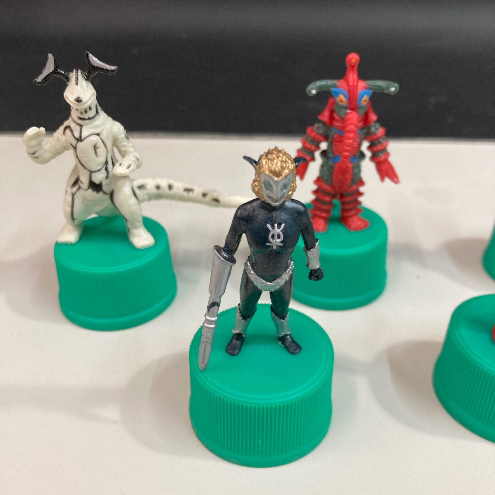【美品】ウルトラマンボトルキャップ　シークレット込み全２４種　三ツ矢サイダー 三ツ矢サイダー ウルトラマン ボトルキャップ フィギュア 全24種