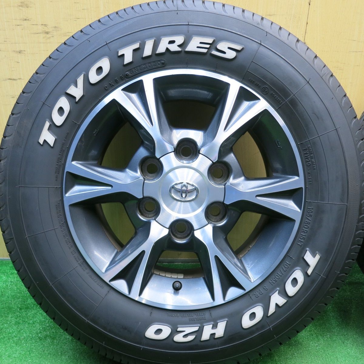 トヨタ純正 200系 ハイエース アルミホイール 195/80R15 Amazon | ハイエース200系に タイヤホイールセット 195/80R15