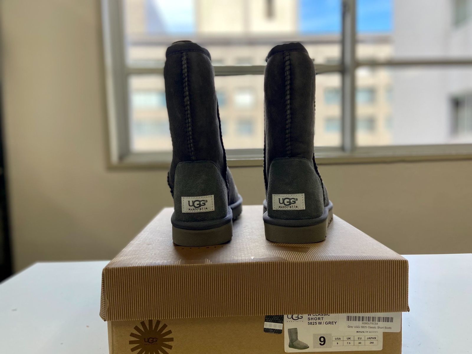 新品/未使用】UGG/ アグ ショートブーツ グレー W CLASSIC SHORT 5825