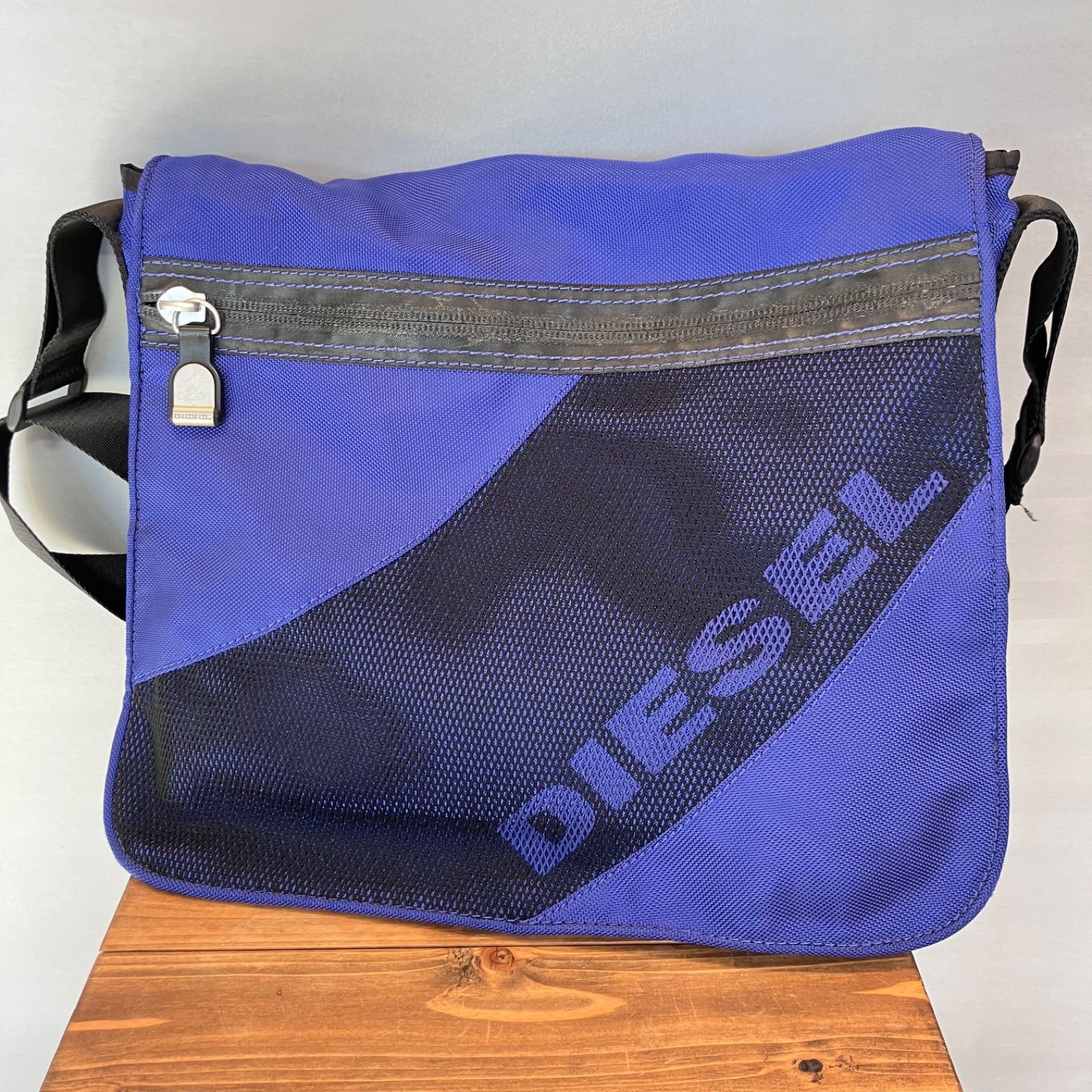 00's DIESEL ディーゼル メッセンジャーバッグ ショルダーバッグ 青 × 黒 ブルー ブラック - メルカリ