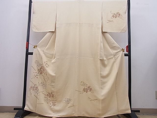 平和屋野田店□訪問着 駒刺繍 横笛鼓花紐文 金彩 逸品 BAAE3467gh - メルカリ