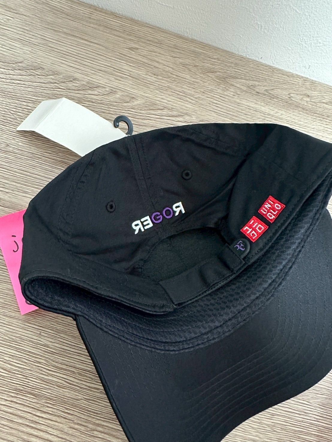 Uniqlo】 RFロゴ ロジャーフェデラー キャップ 黒（刺繍 紫） ユニクロ