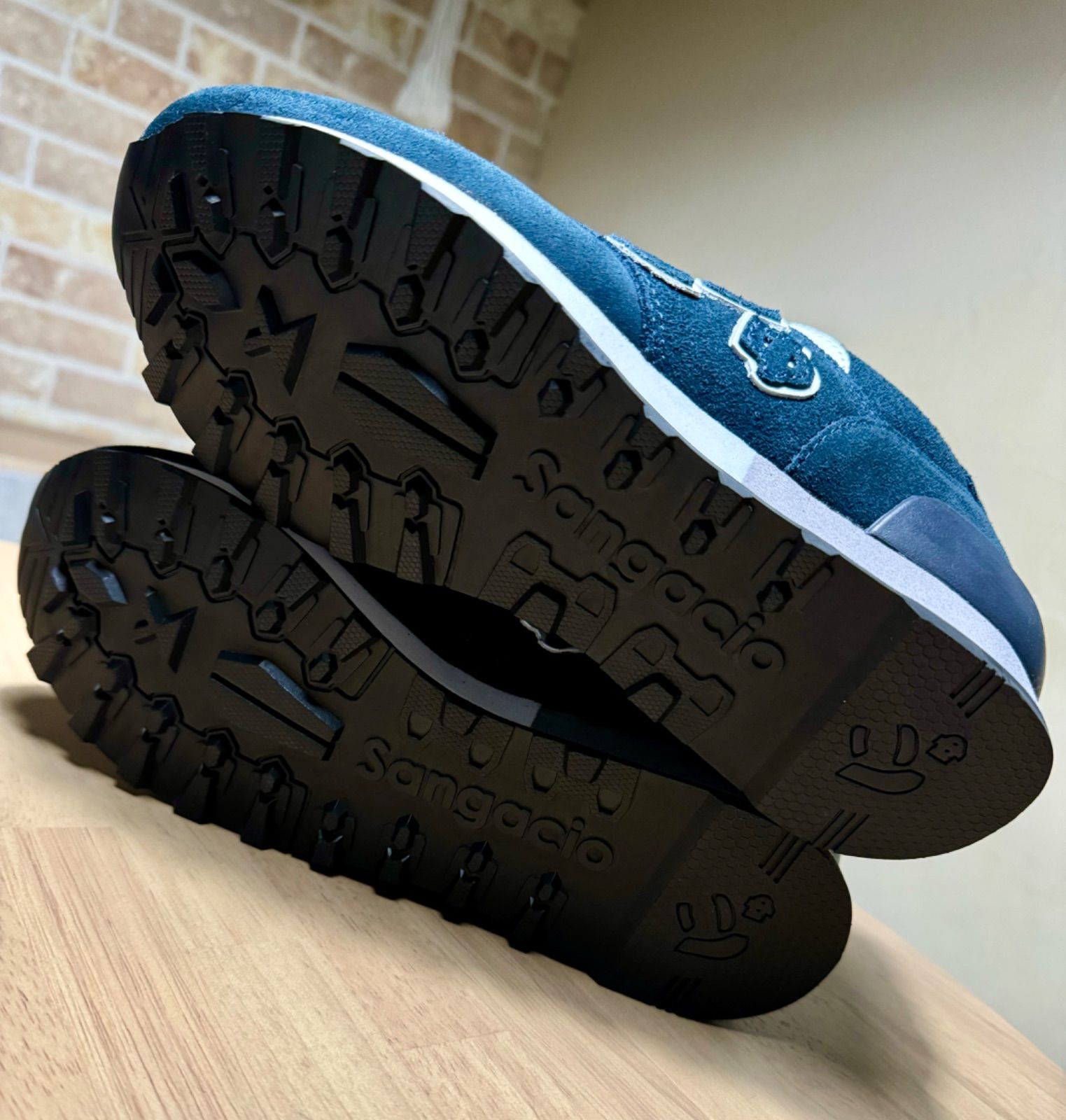 via Sangacio サンガッチョ にゅ〜ず スゥエードスニーカー 23.5cm