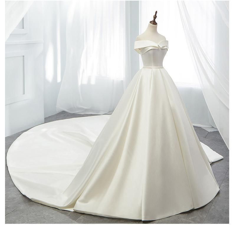 オフショルダーワeddingドレス2025夏 プリンセスラインスリムに見せるシンプルなトレーンサテンウェディングドレス MAAHADDERANG_COM