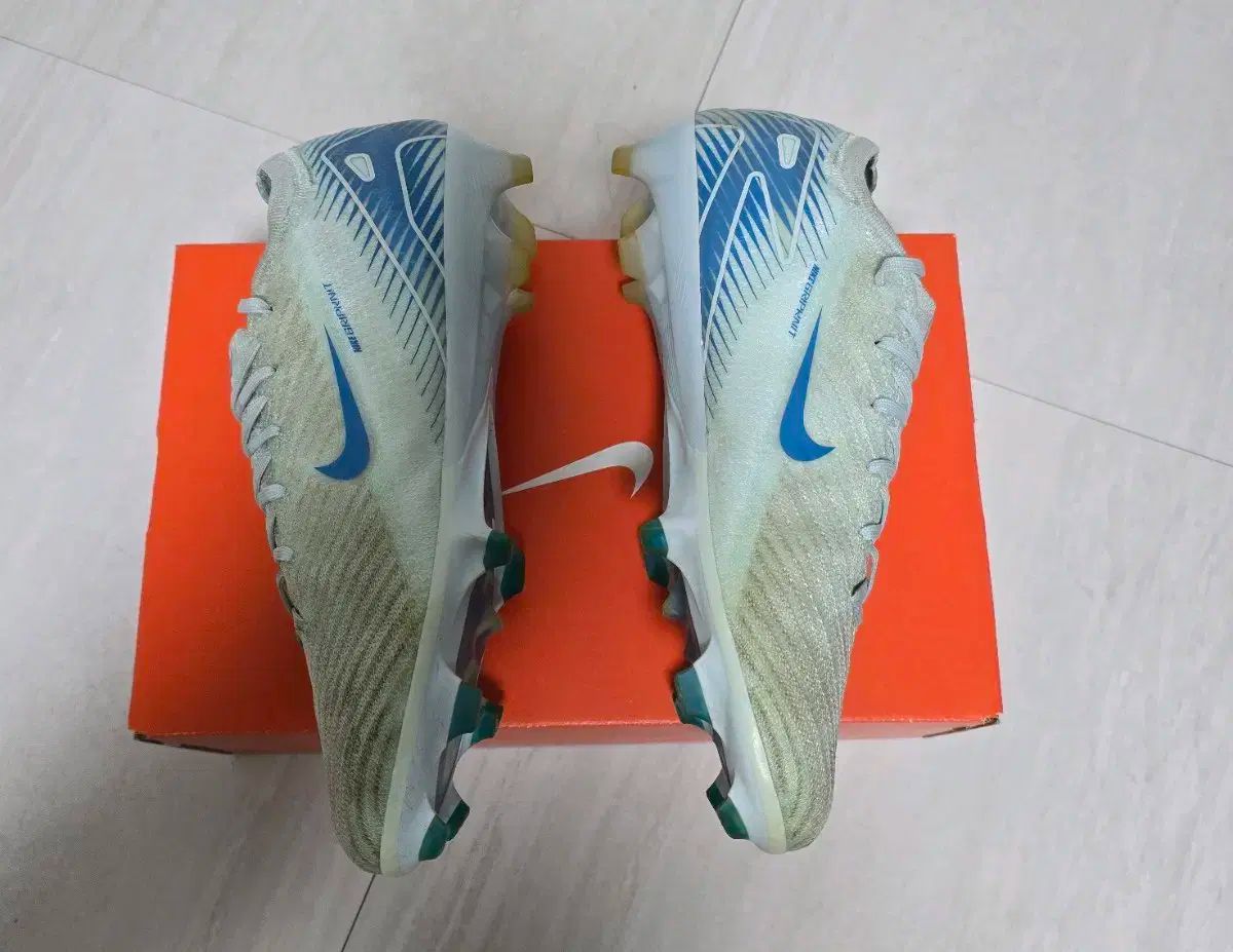 NIKE ナイキ